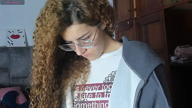 Isangel  online show from 10-10-25, 05:52