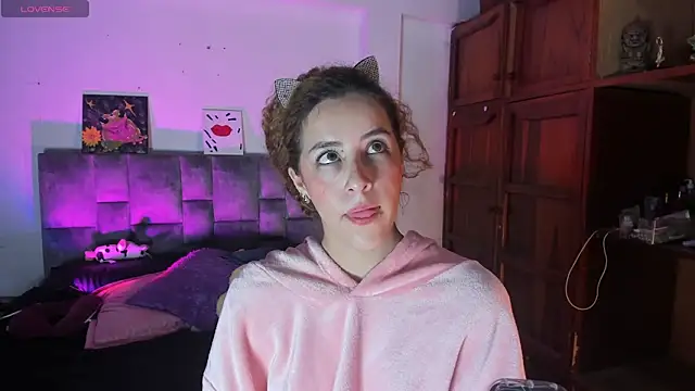 Isangel  online show from 10-06-25, 06:14