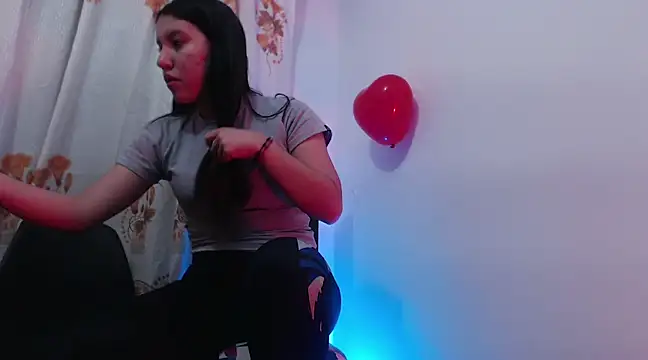Snapshot of samathasexx chatting on 02-25-25, 04:14 samathasexx online show from 02-25-25, 04:14