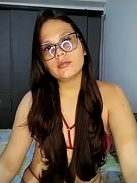 Snapshot of Vale_Saenzz chatting on 02-05-25, 12:53 Vale Saenzz online show from 02-05-25, 12:53