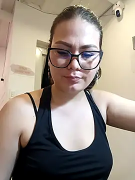 Snapshot of Vale_Saenzz chatting on 03-11-25, 08:42 Vale Saenzz online show from 03-11-25, 08:42