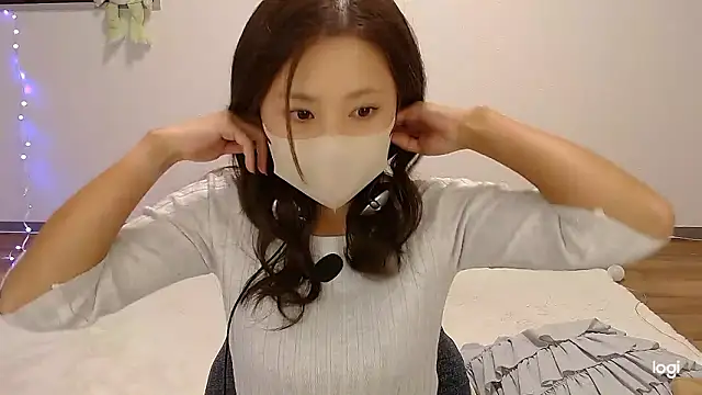 hinano JP online show from 11-04-25, 01:31