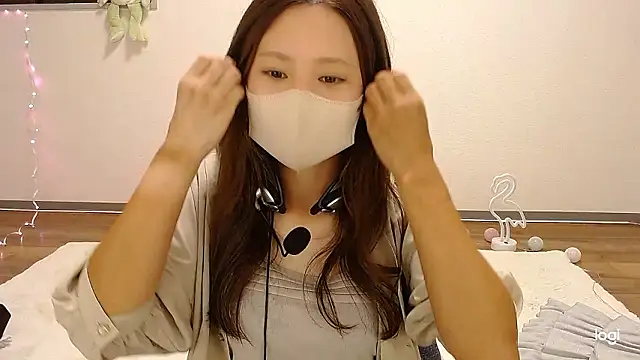 hinano JP online show from 10-13-25, 01:18