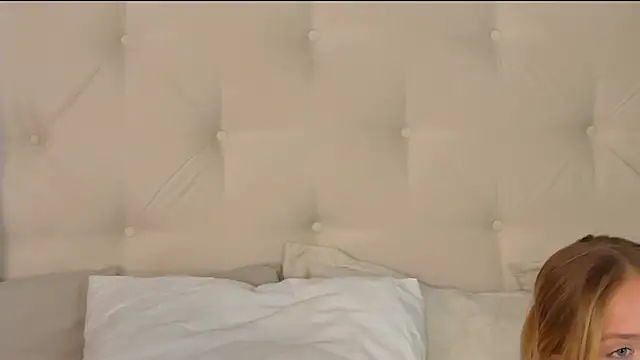 Snapshot of ur_wet_dreams chatting on 03-01-25, 01:18 ur wet dreams online show from 03-01-25, 01:18