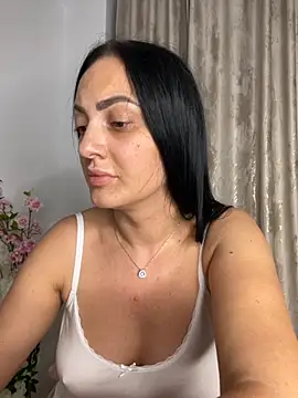 Snapshot of RaisaSalvi chatting on 09-12-25, 12:49 RaisaSalvi online show from 09-12-25, 12:49