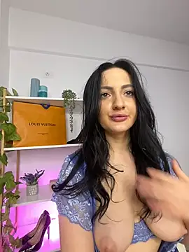 Snapshot of RaisaSalvi chatting on 03-18-25, 06:50 RaisaSalvi online show from 03-18-25, 06:50