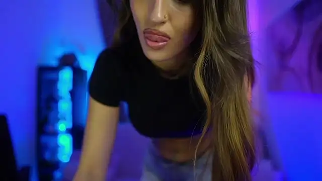 Clara Nia online show from 11-04-25, 07:50