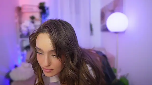 Clara Nia online show from 12-13-25, 08:04