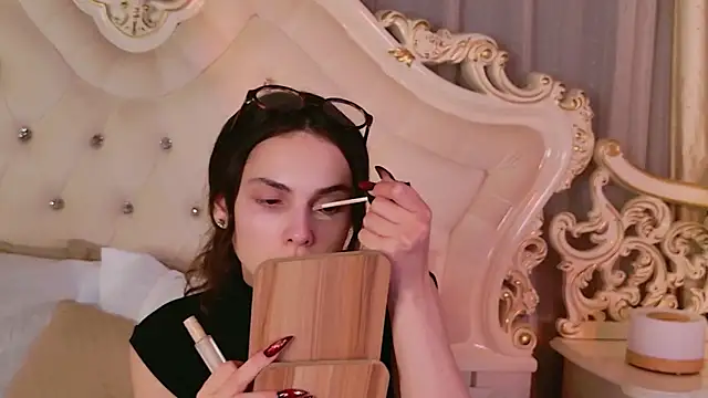 GIGI DAV online show from 10-30-25, 09:01