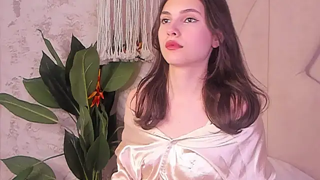 Snapshot of GIGI_DAV chatting on 03-21-25, 10:50 GIGI DAV online show from 03-21-25, 10:50
