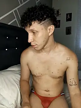 AngeloColleen online show from 09-30-25, 05:08