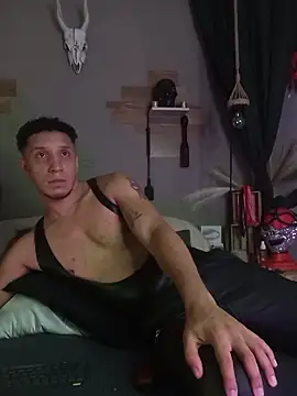 AngeloColleen online show from 12-05-25, 05:33