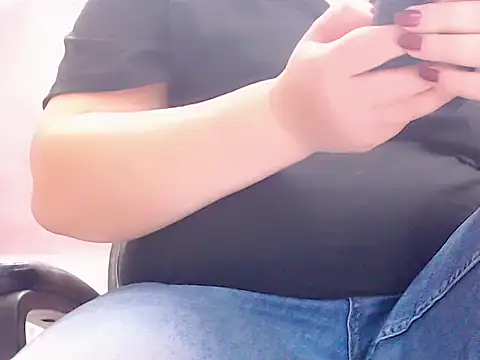Snapshot of Wetandnaughtyxx chatting on 03-01-25, 10:02 Wetandnaughtyxx online show from 03-01-25, 10:02