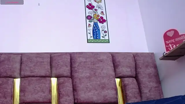 VICTORIAHANK  online show from 04-09-26, 07:09