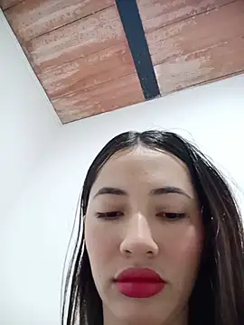 Snapshot of -Nicol chatting on 05-19-26, 10:00 -Nicol online show from 05-19-26, 10:00