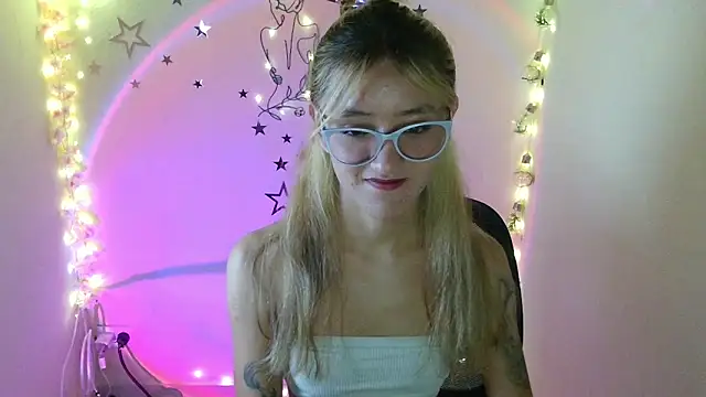 Snapshot of Lya1_ch chatting on 05-07-26, 10:24 Lya1 ch online show from 05-07-26, 10:24