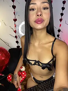 Snapshot of Miss_karol chatting on 02-12-25, 06:30 Miss karol online show from 02-12-25, 06:30