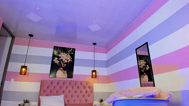 Snapshot of ninna_curly chatting on 12-17-25, 04:50 ninna curly online show from 12-17-25, 04:50