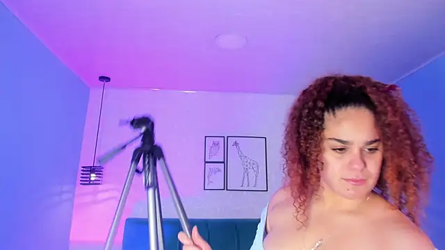 Snapshot of ninna_curly chatting on 01-14-26, 04:49 ninna curly online show from 01-14-26, 04:49