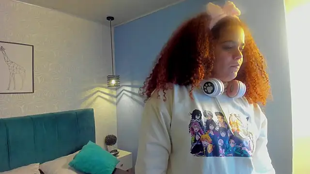 Snapshot of ninna_curly chatting on 10-15-25, 03:49 ninna curly online show from 10-15-25, 03:49