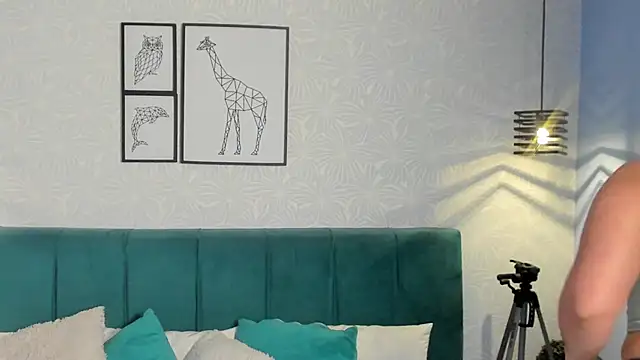 Snapshot of ninna_curly chatting on 12-20-25, 05:10 ninna curly online show from 12-20-25, 05:10