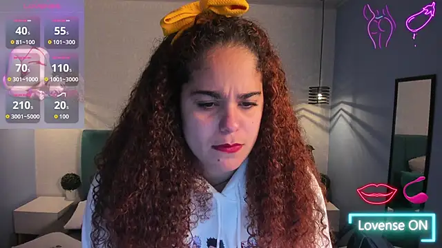 Snapshot of ninna_curly chatting on 11-26-25, 04:12 ninna curly online show from 11-26-25, 04:12