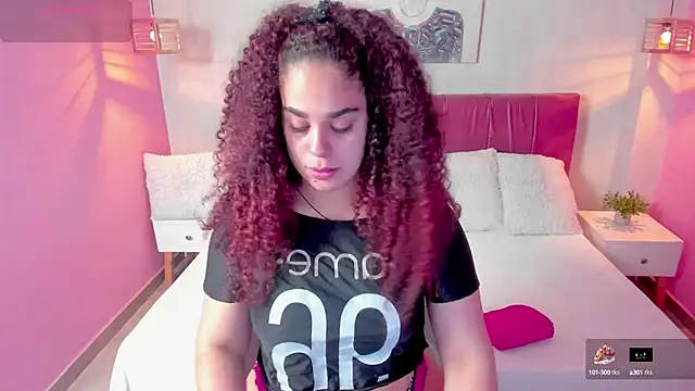 Snapshot of ninna_curly chatting on 03-18-25, 04:07 ninna curly online show from 03-18-25, 04:07