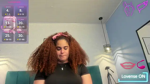 Snapshot of ninna_curly chatting on 11-21-25, 09:58 ninna curly online show from 11-21-25, 09:58