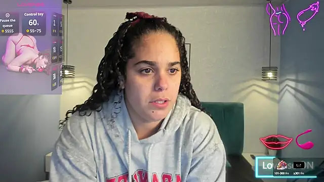 Snapshot of ninna_curly chatting on 09-15-25, 04:13 ninna curly online show from 09-15-25, 04:13