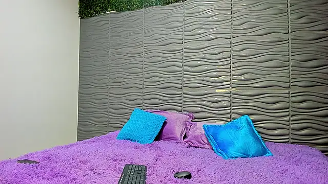 adhara smithxv online show from 02-03-25, 10:00