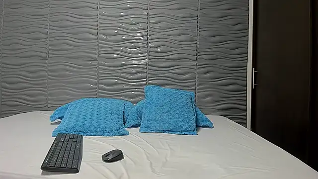 adhara smithxv online show from 02-13-25, 04:54