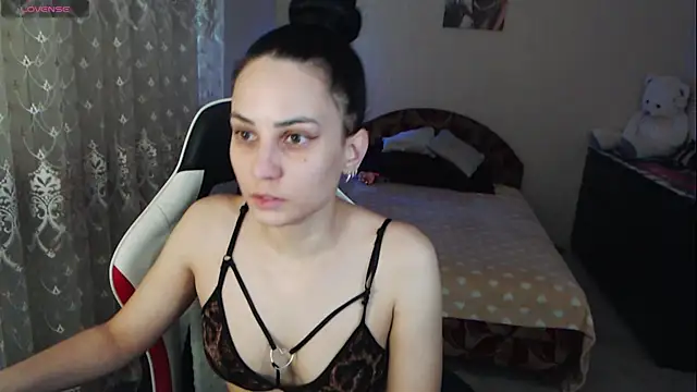 Kriss brunette 5 online show from 12-05-25, 08:02