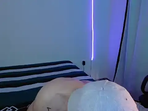 H3ll B0I online show from 01-30-25, 08:21