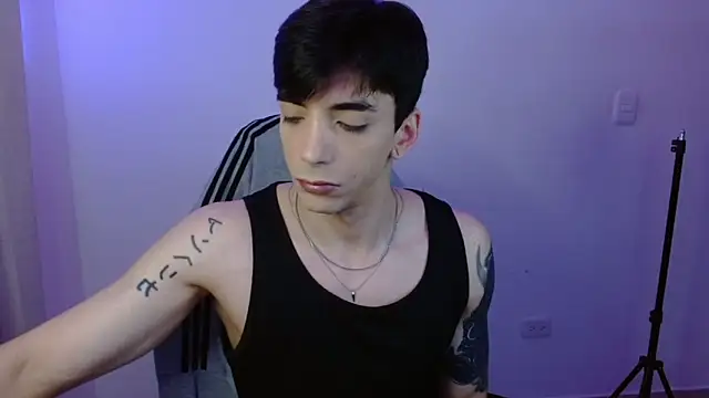 H3ll B0I online show from 03-08-26, 11:41