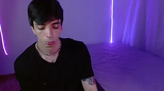 H3ll B0I online show from 02-02-25, 05:32