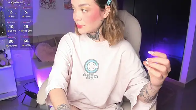 Snapshot of sabrinamoonie chatting on 09-20-25, 01:49 sabrinamoonie online show from 09-20-25, 01:49