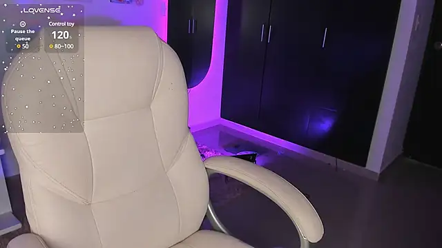 Snapshot of sabrinamoonie chatting on 02-21-25, 03:10 sabrinamoonie online show from 02-21-25, 03:10