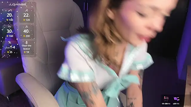 Snapshot of sabrinamoonie chatting on 02-28-25, 12:54 sabrinamoonie online show from 02-28-25, 12:54