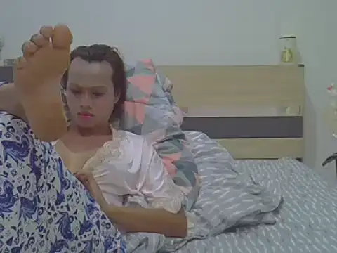 TSCHERRYANDPINKY online show from 10-22-25, 05:34