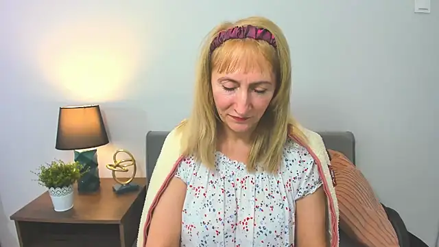 Snapshot of MargaretMilf69 chatting on 02-09-25, 11:25 MargaretMilf69 online show from 02-09-25, 11:25