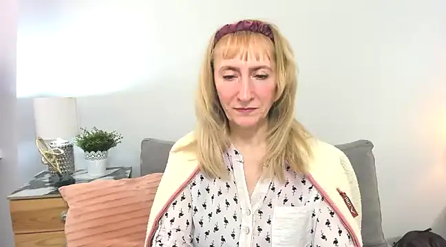 Snapshot of MargaretMilf69 chatting on 03-21-25, 01:34 MargaretMilf69 online show from 03-21-25, 01:34
