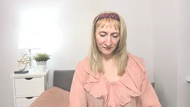 Snapshot of MargaretMilf69 chatting on 03-14-25, 04:30 MargaretMilf69 online show from 03-14-25, 04:30