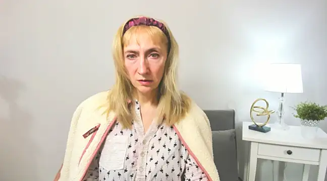 Snapshot of MargaretMilf69 chatting on 02-19-25, 04:33 MargaretMilf69 online show from 02-19-25, 04:33