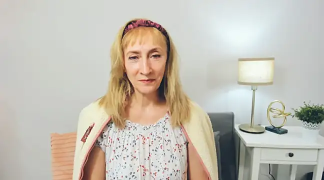 Snapshot of MargaretMilf69 chatting on 02-14-25, 01:08 MargaretMilf69 online show from 02-14-25, 01:08