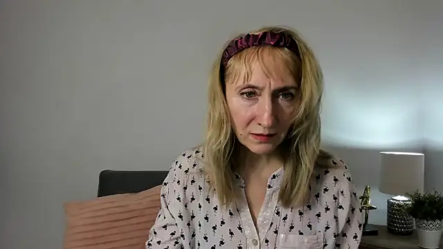 Snapshot of MargaretMilf69 chatting on 02-12-25, 04:33 MargaretMilf69 online show from 02-12-25, 04:33