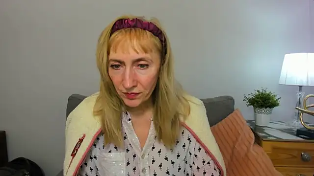 Snapshot of MargaretMilf69 chatting on 02-25-25, 04:14 MargaretMilf69 online show from 02-25-25, 04:14