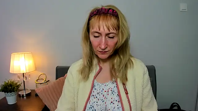 Snapshot of MargaretMilf69 chatting on 03-07-25, 01:40 MargaretMilf69 online show from 03-07-25, 01:40