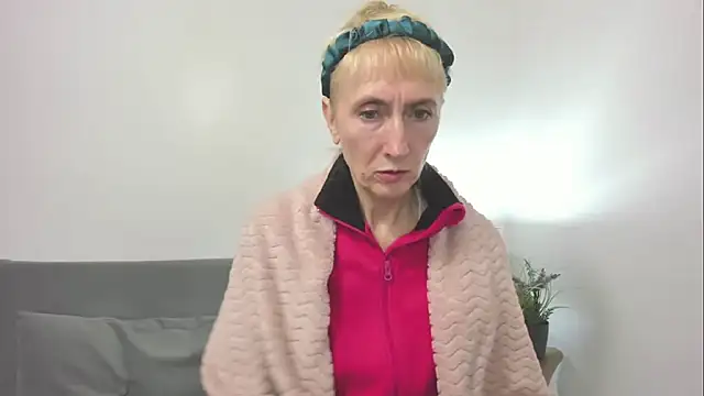 Snapshot of MargaretMilf69 chatting on 10-14-25, 03:23 MargaretMilf69 online show from 10-14-25, 03:23