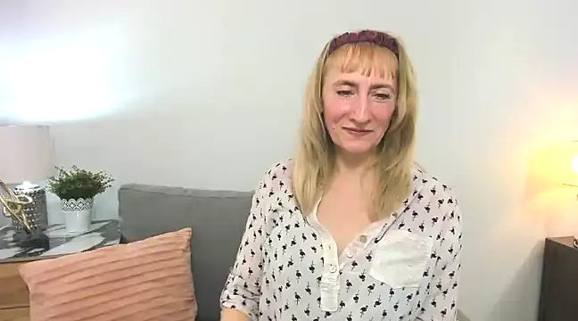 Snapshot of MargaretMilf69 chatting on 03-21-25, 04:40 MargaretMilf69 online show from 03-21-25, 04:40