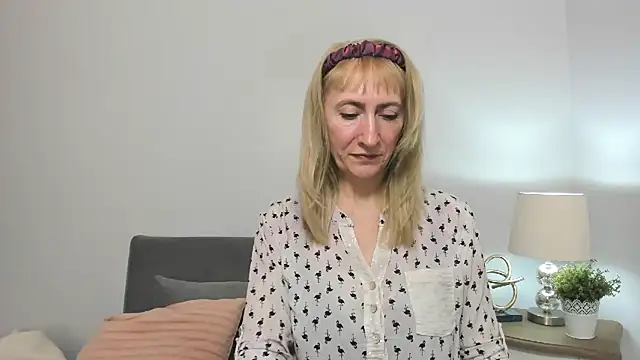 Snapshot of MargaretMilf69 chatting on 03-22-25, 01:30 MargaretMilf69 online show from 03-22-25, 01:30